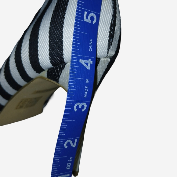 LAUREN LORRAINE BROCHE POINTED TOE PUMPS - Picture 7 of 7